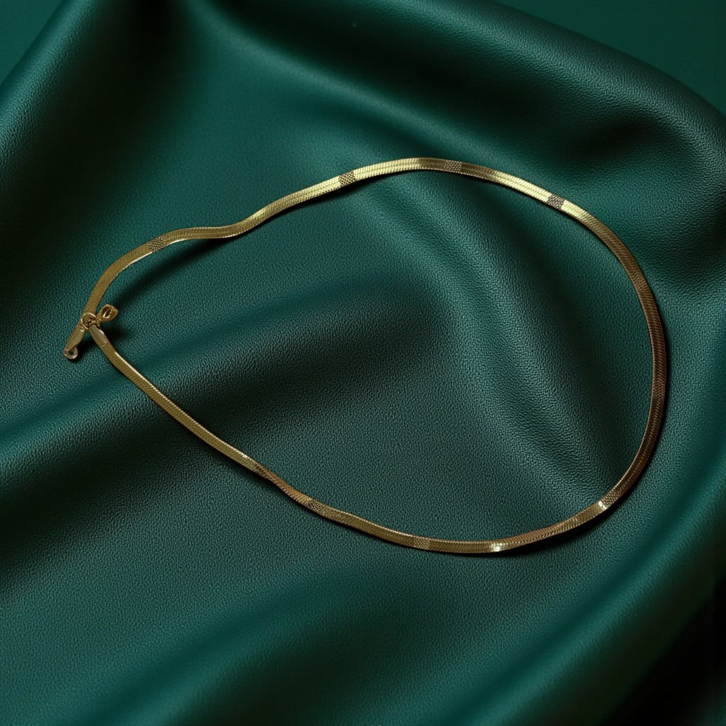 Why Some Gold Jewelry Turns Your Skin Green (And What to Buy)